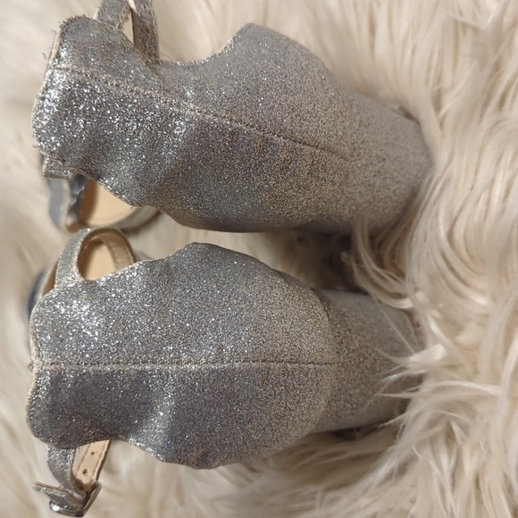 Betsey Johnson silver glitter heels size 8 - Picture 7 of 8